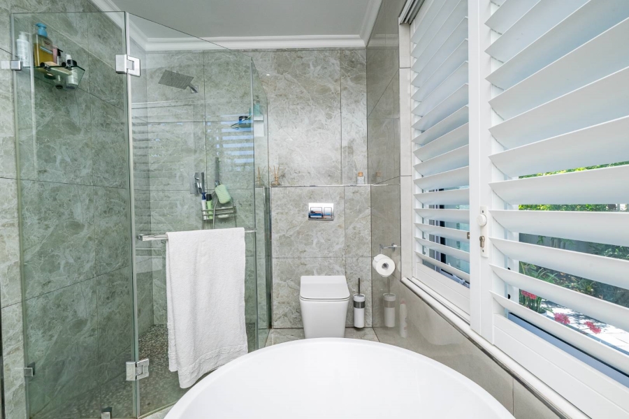 7 Bedroom Property for Sale in Plattekloof Western Cape